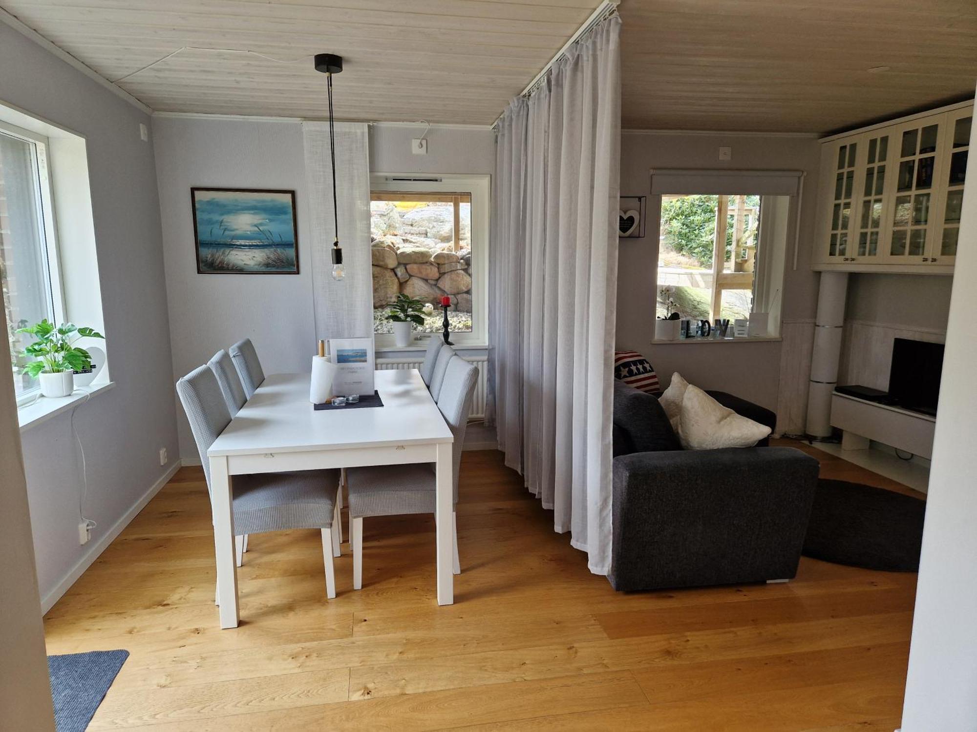 Skaergardsidyll Pa Bjoerkoe Med Gangavstand Till Havet Skarvik 외부 사진